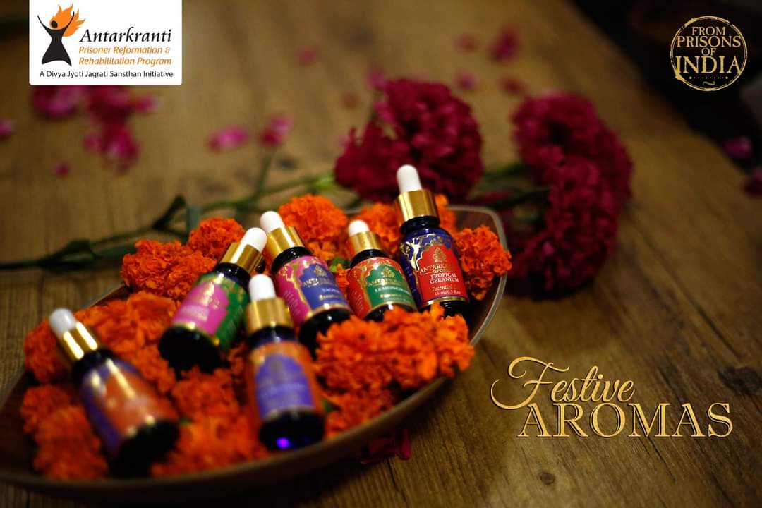 ANTARKRANTI Mysore Sandal Diffuser Aroma Oil: Evoke Tranquility - EarthInspired Collection